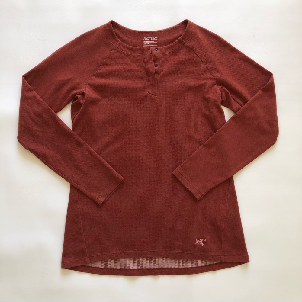 NWOT Arc’teryx Sirrus Henley Womens XS Rust red/orange Long Sleeve Thermal